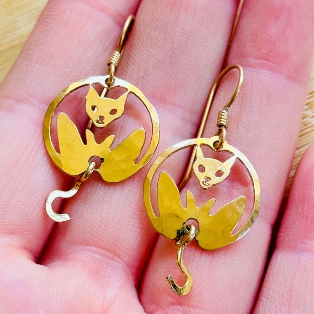 VTG Wild Bryde Cat Earrings Tail Dangling Hammered Gold Dangle Hook Figural 80s